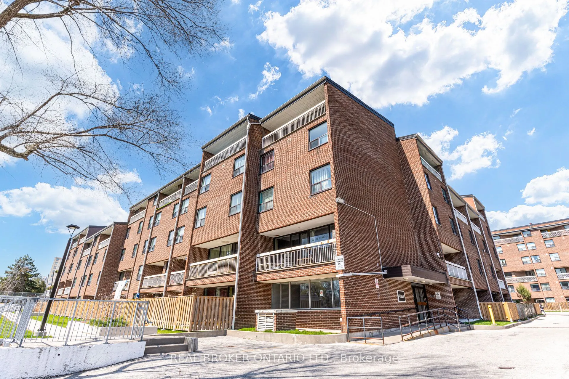 4060 Lawrence Avenue E #402