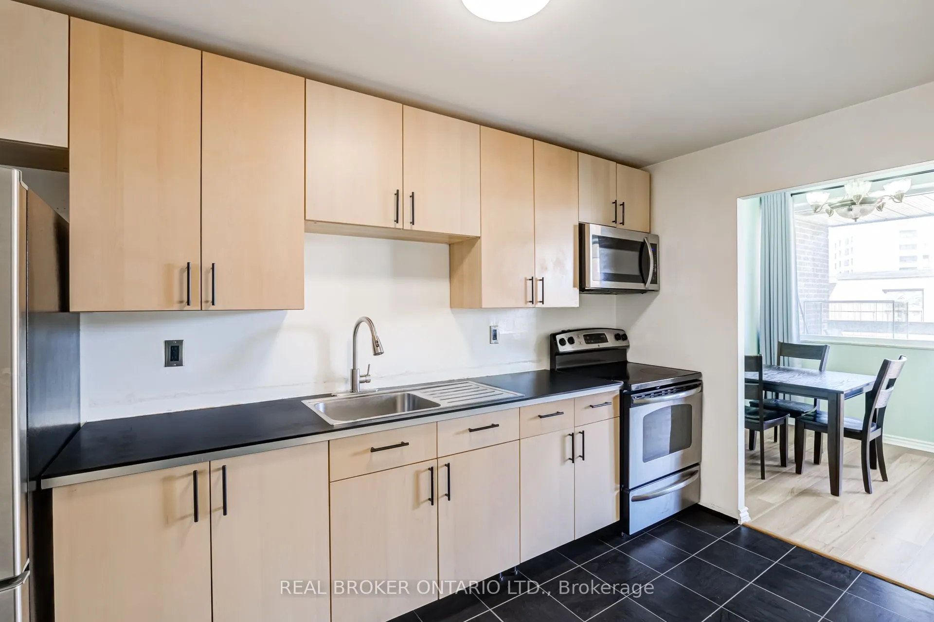 4060 Lawrence Avenue E #402