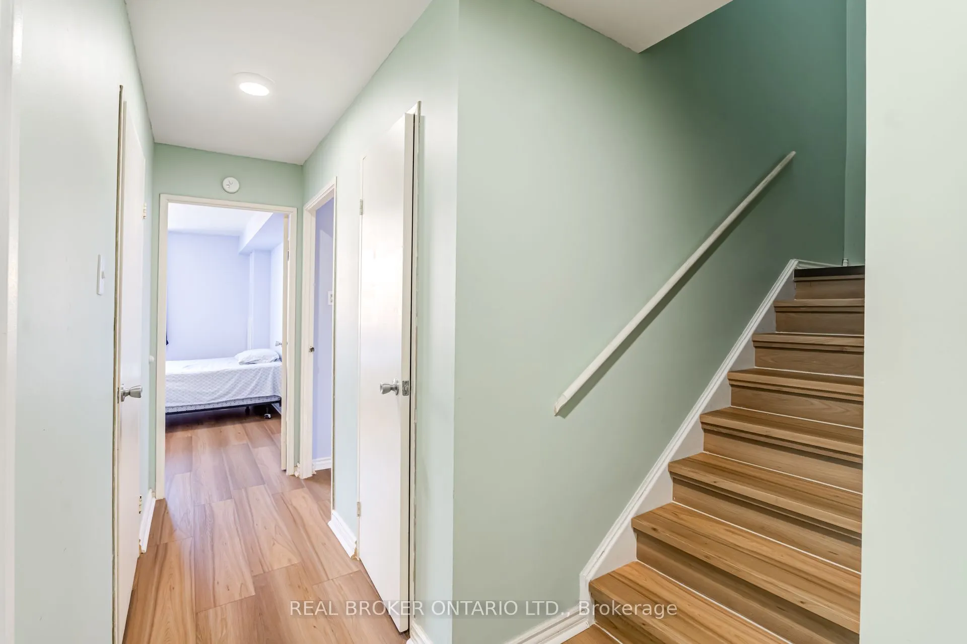 4060 Lawrence Avenue E #402