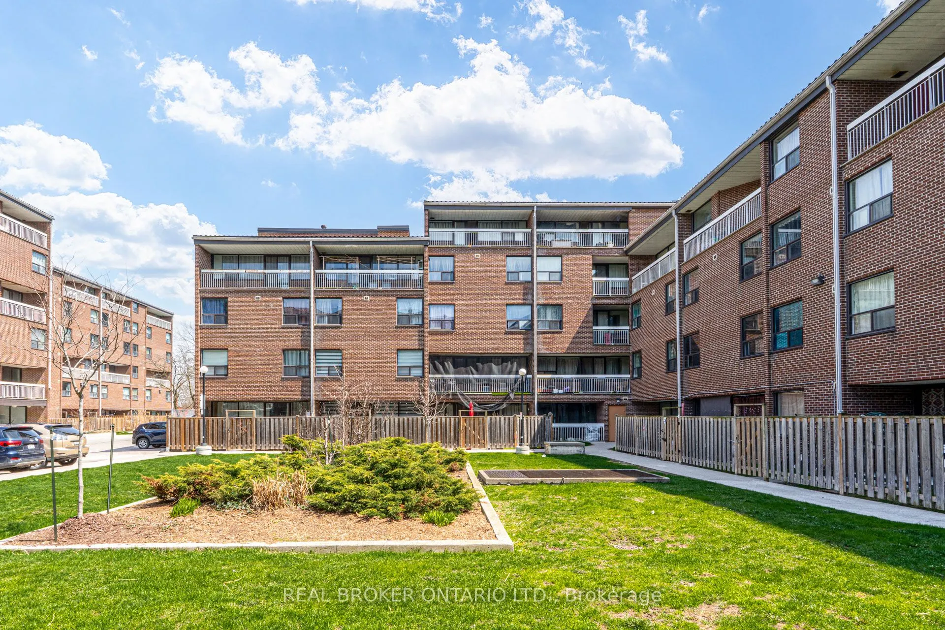 4060 Lawrence Avenue E #402