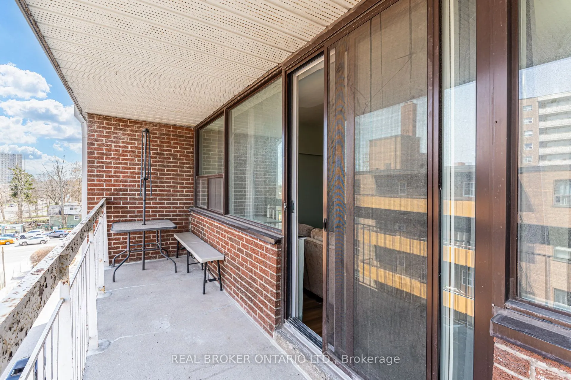 4060 Lawrence Avenue E #402