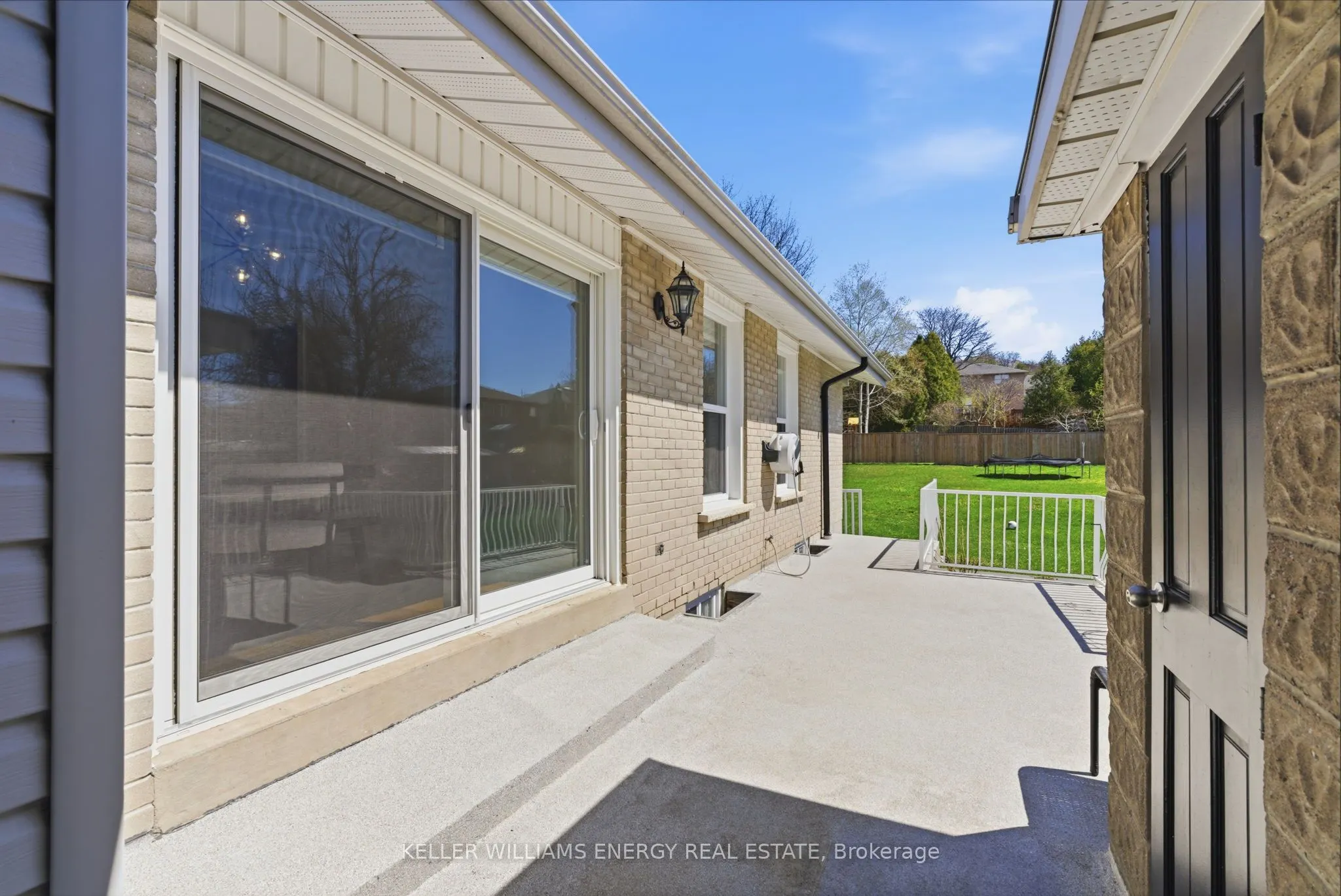 297 Grandview Street S