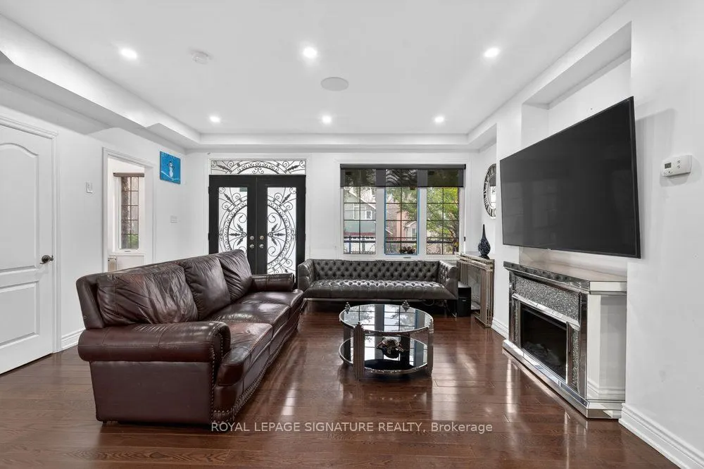 32 Cliffcrest Drive