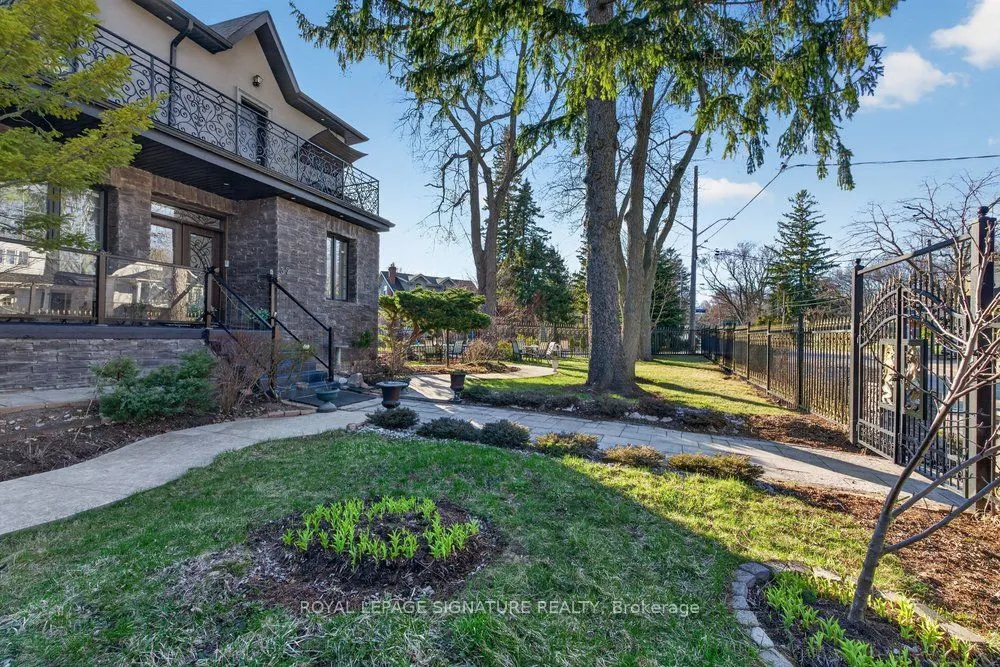 32 Cliffcrest Drive