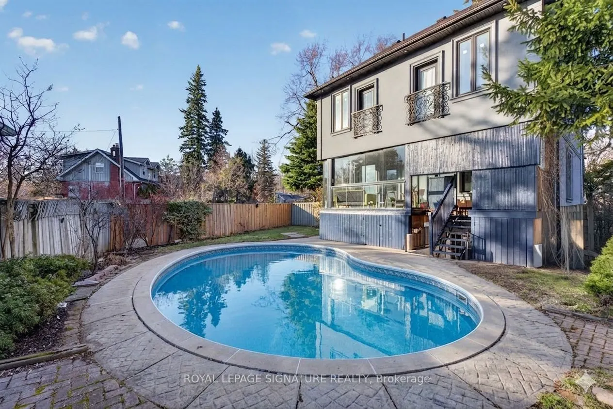 32 Cliffcrest Drive