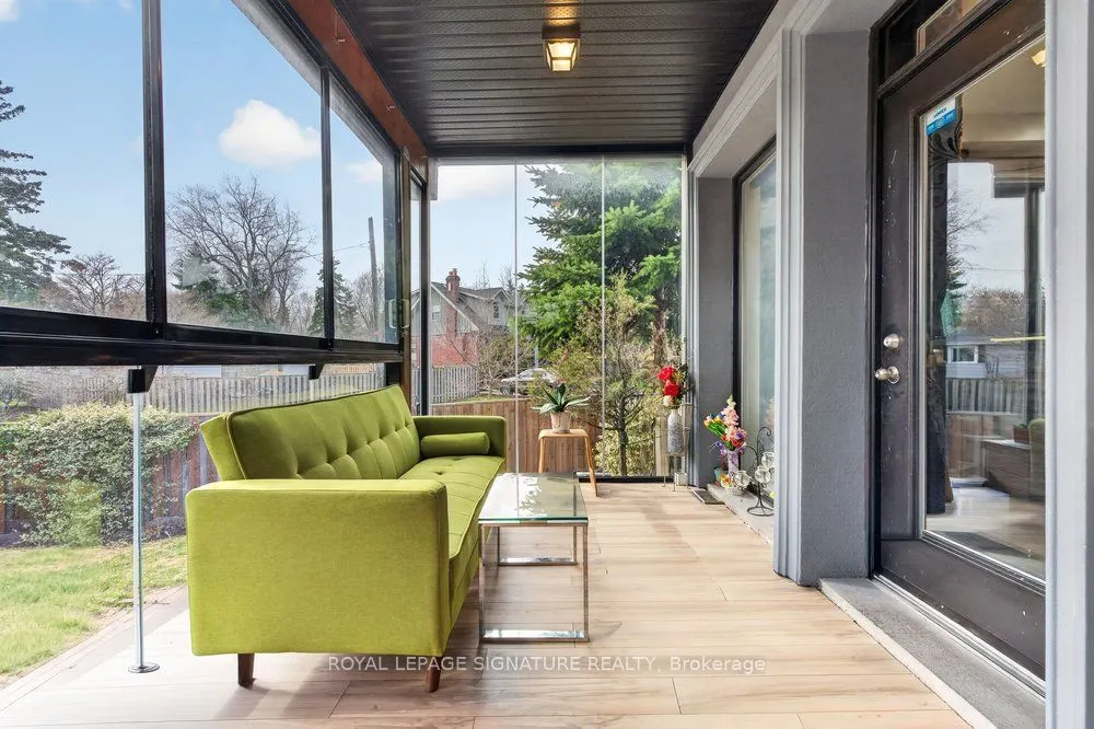 32 Cliffcrest Drive