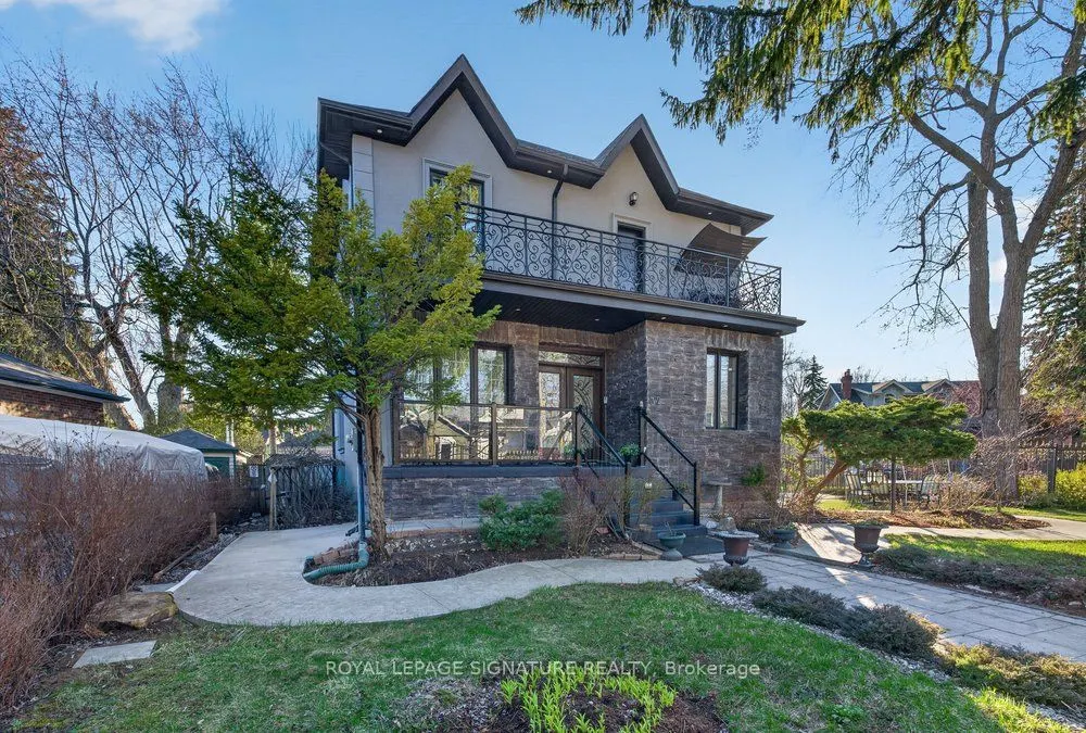 32 Cliffcrest Drive