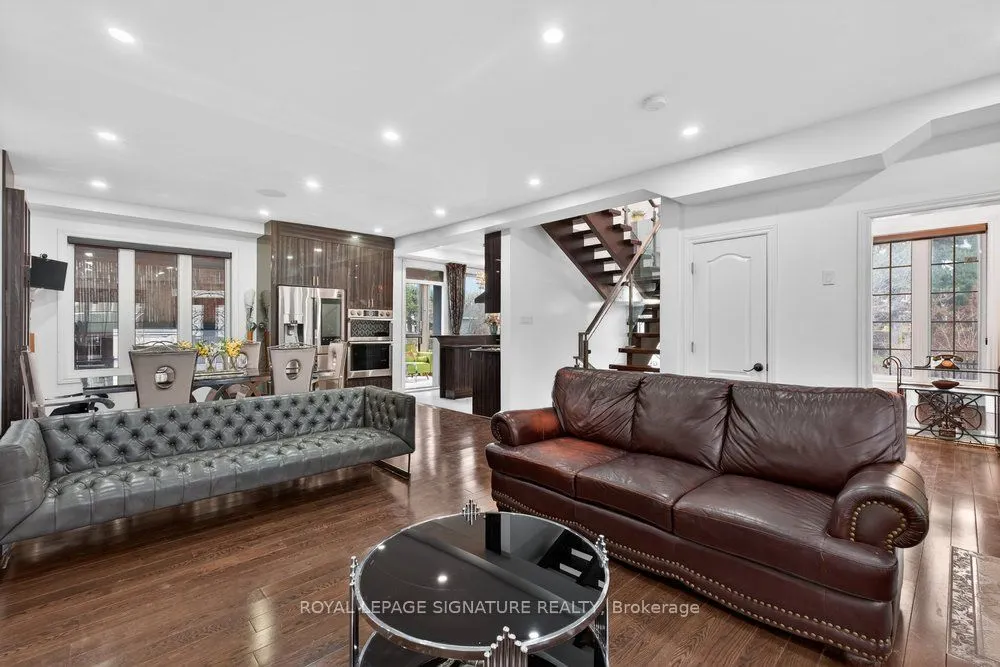 32 Cliffcrest Drive