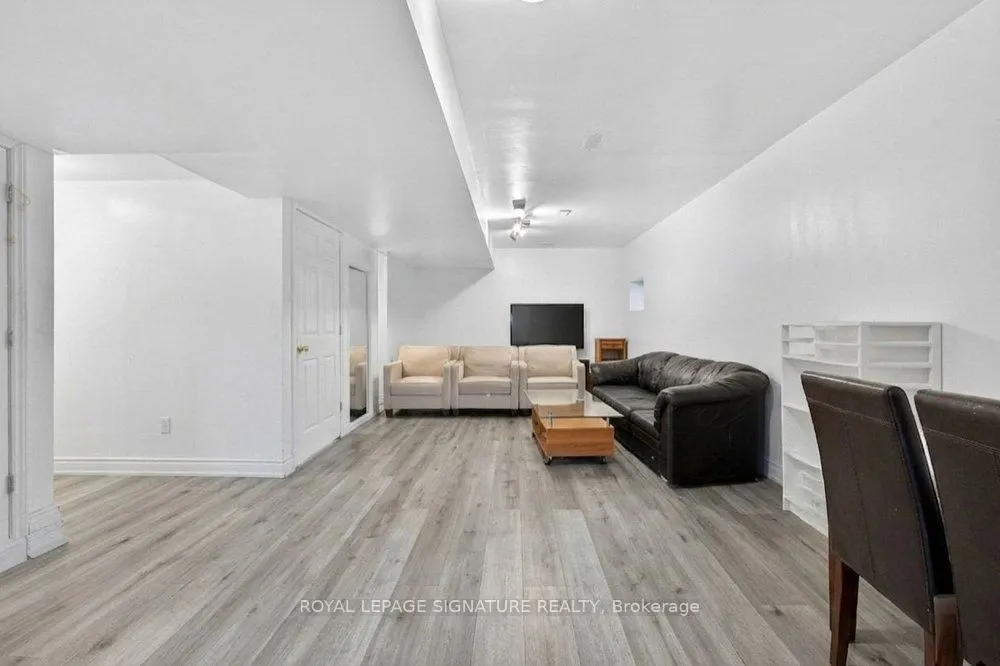 32 Cliffcrest Drive