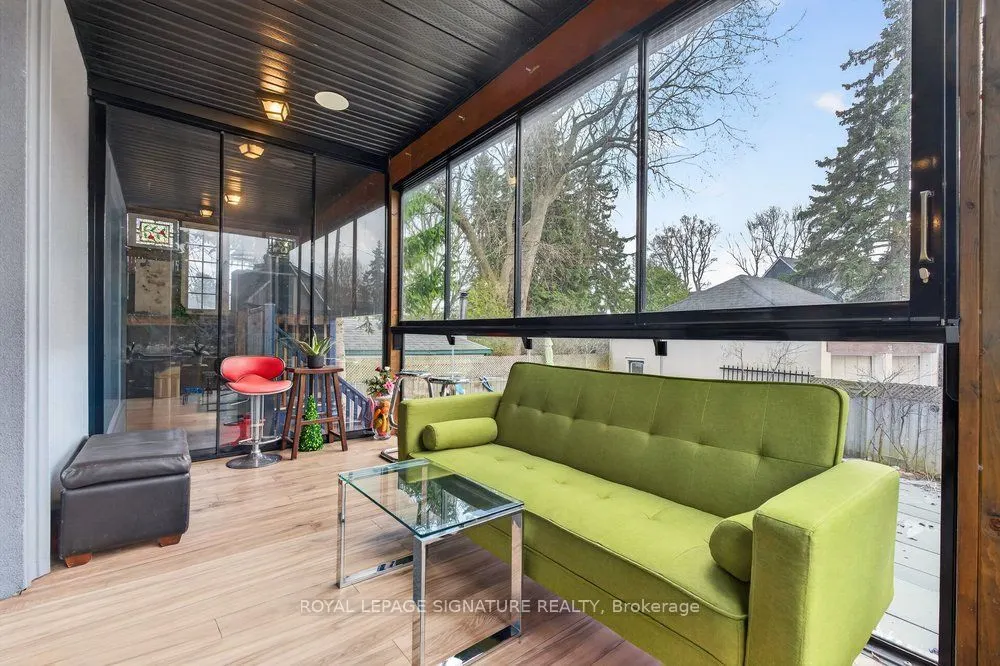 32 Cliffcrest Drive