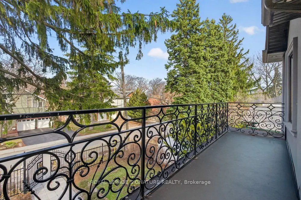 32 Cliffcrest Drive