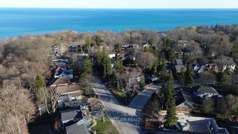 32 Cliffcrest Drive