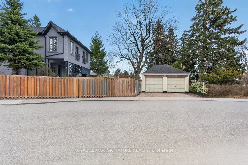 32 Cliffcrest Drive