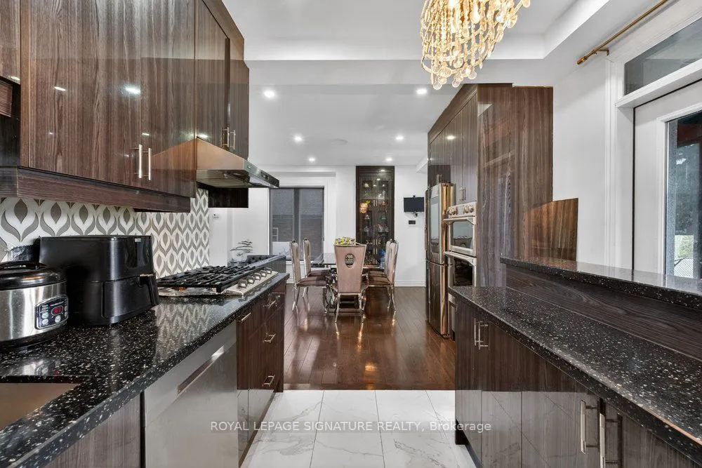 32 Cliffcrest Drive