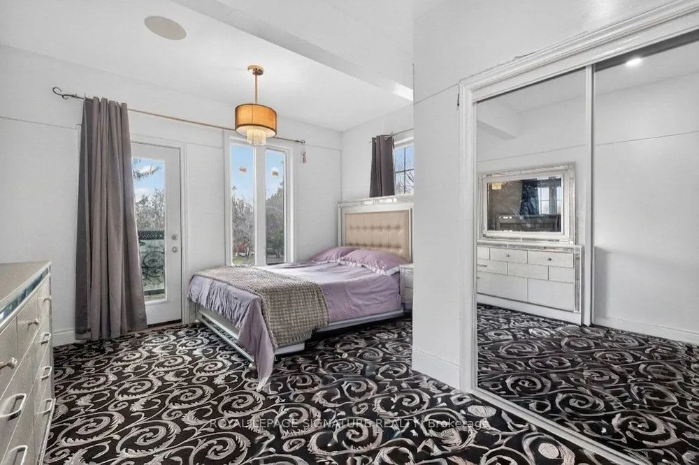 32 Cliffcrest Drive