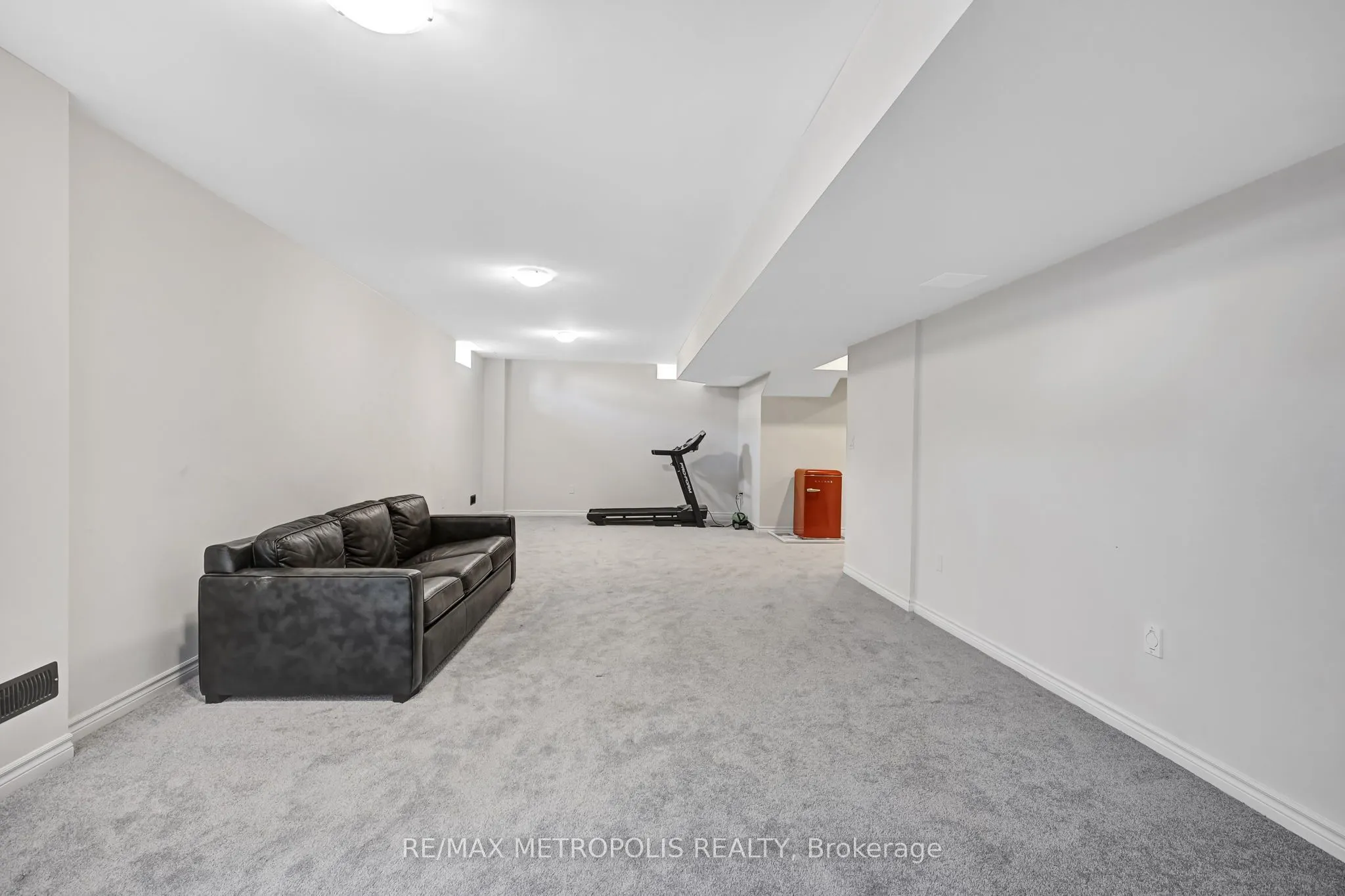 15 Douglas Kemp Crescent