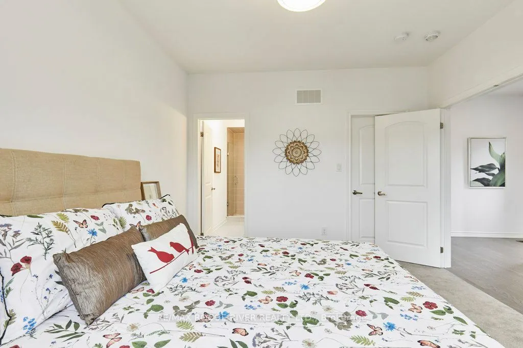 6 Seagrave Lane