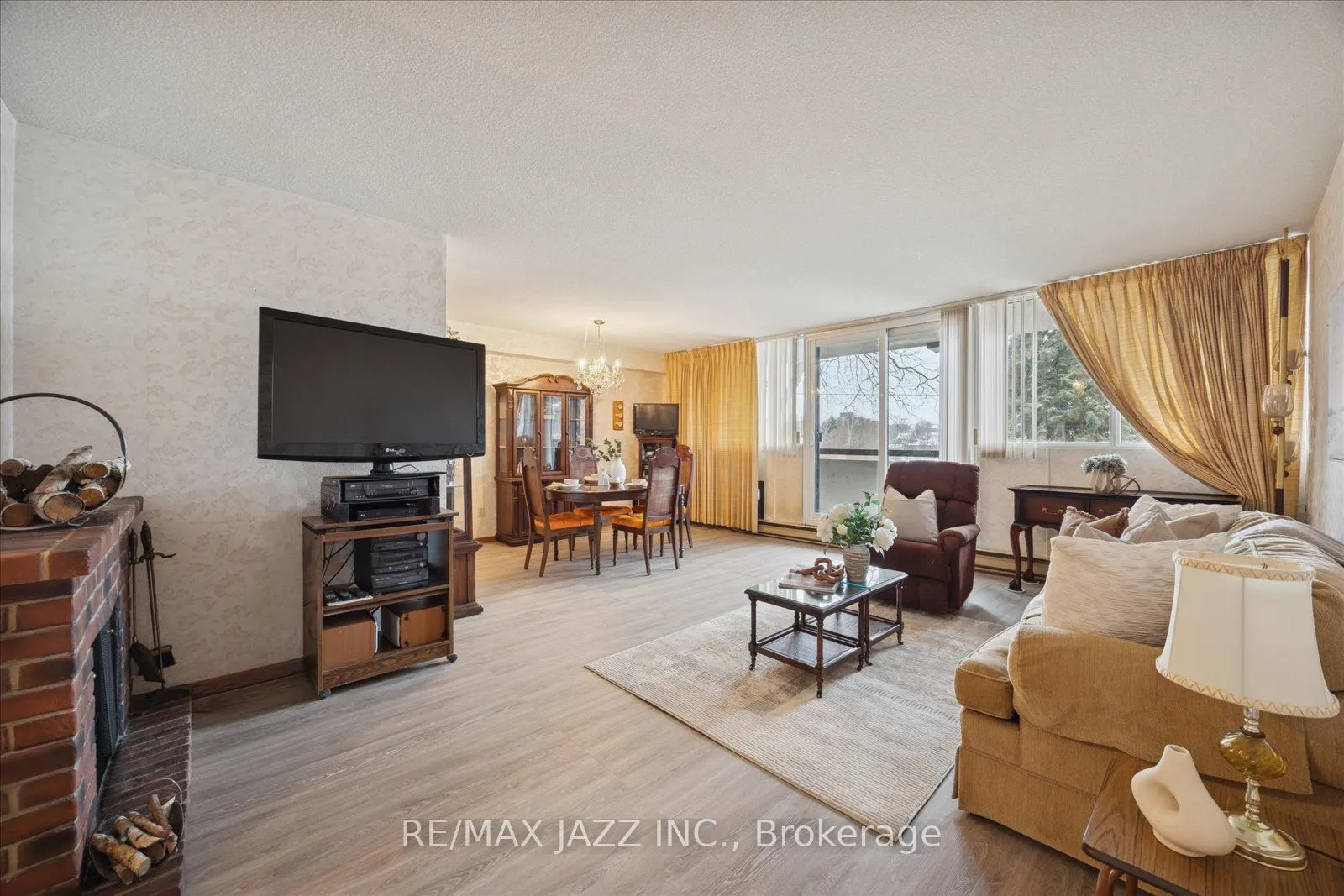 120 Elgin Street W #102