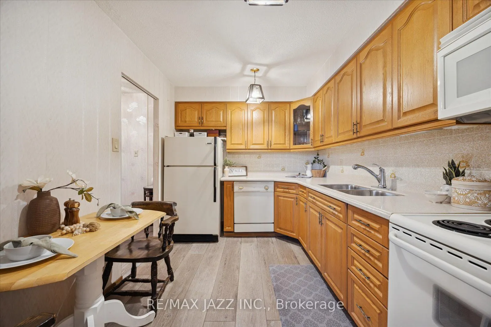 120 Elgin Street W #102