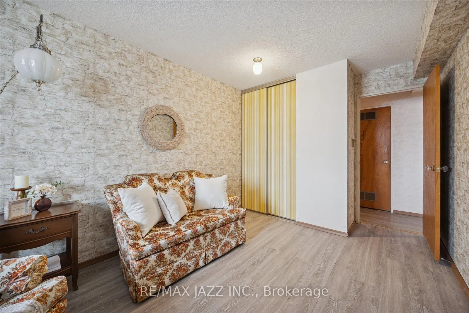 120 Elgin Street W #102