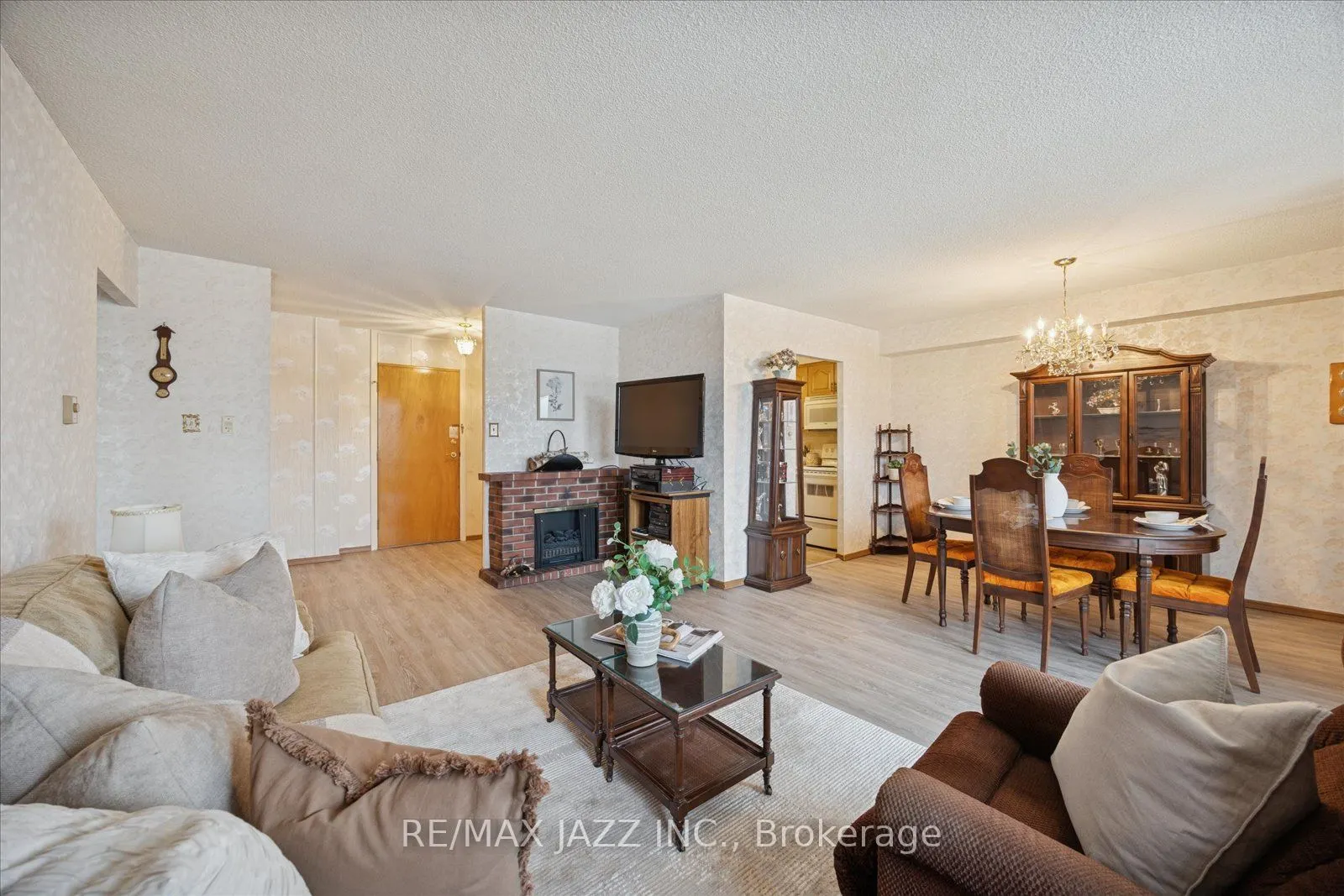 120 Elgin Street W #102