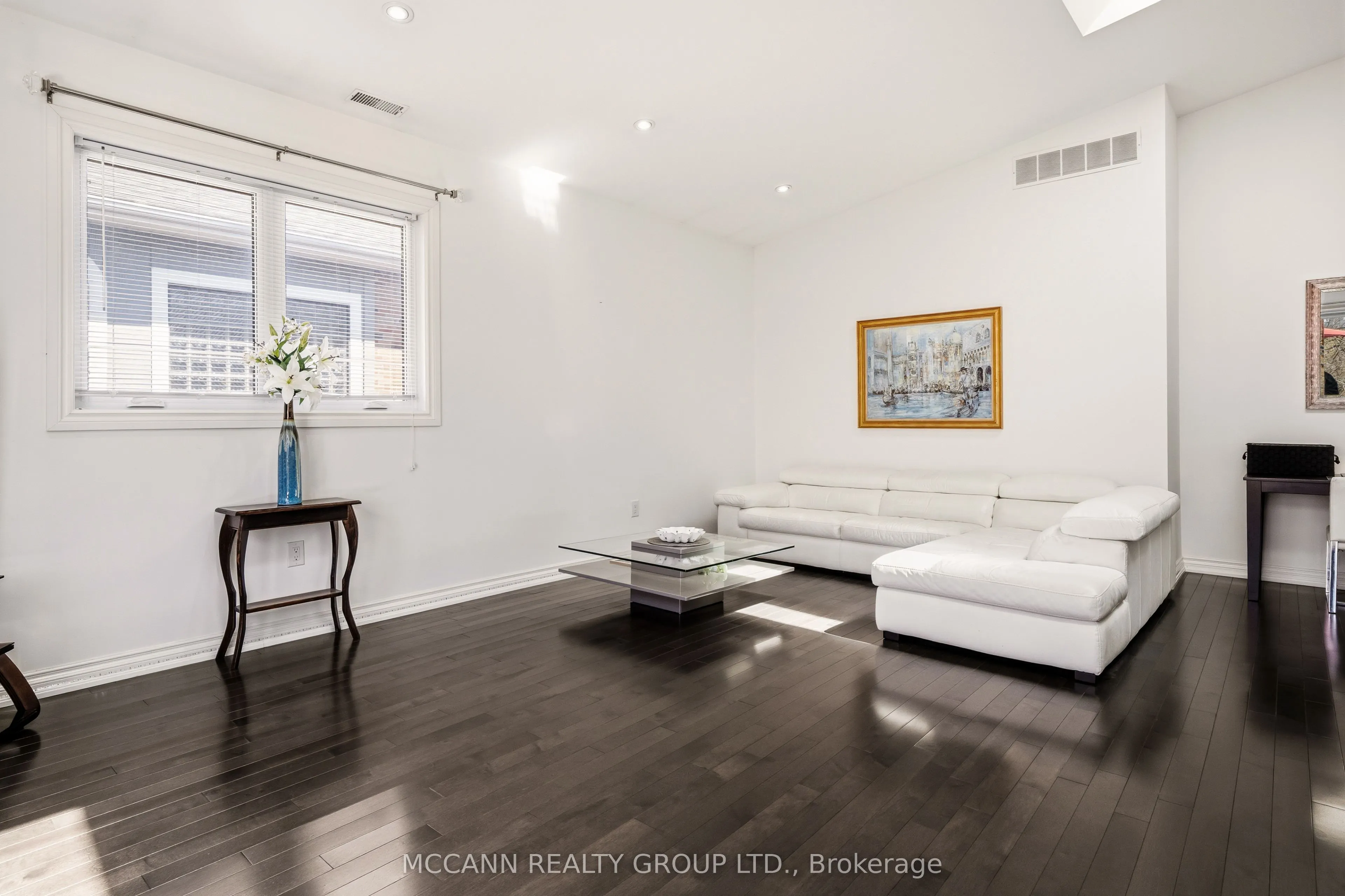 124 Scarboro Crescent