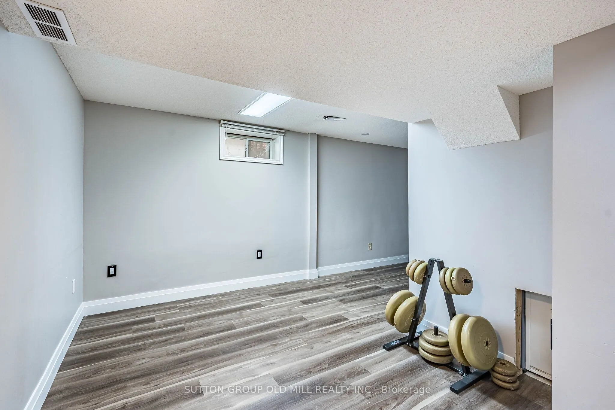 501 Sundown Crescent