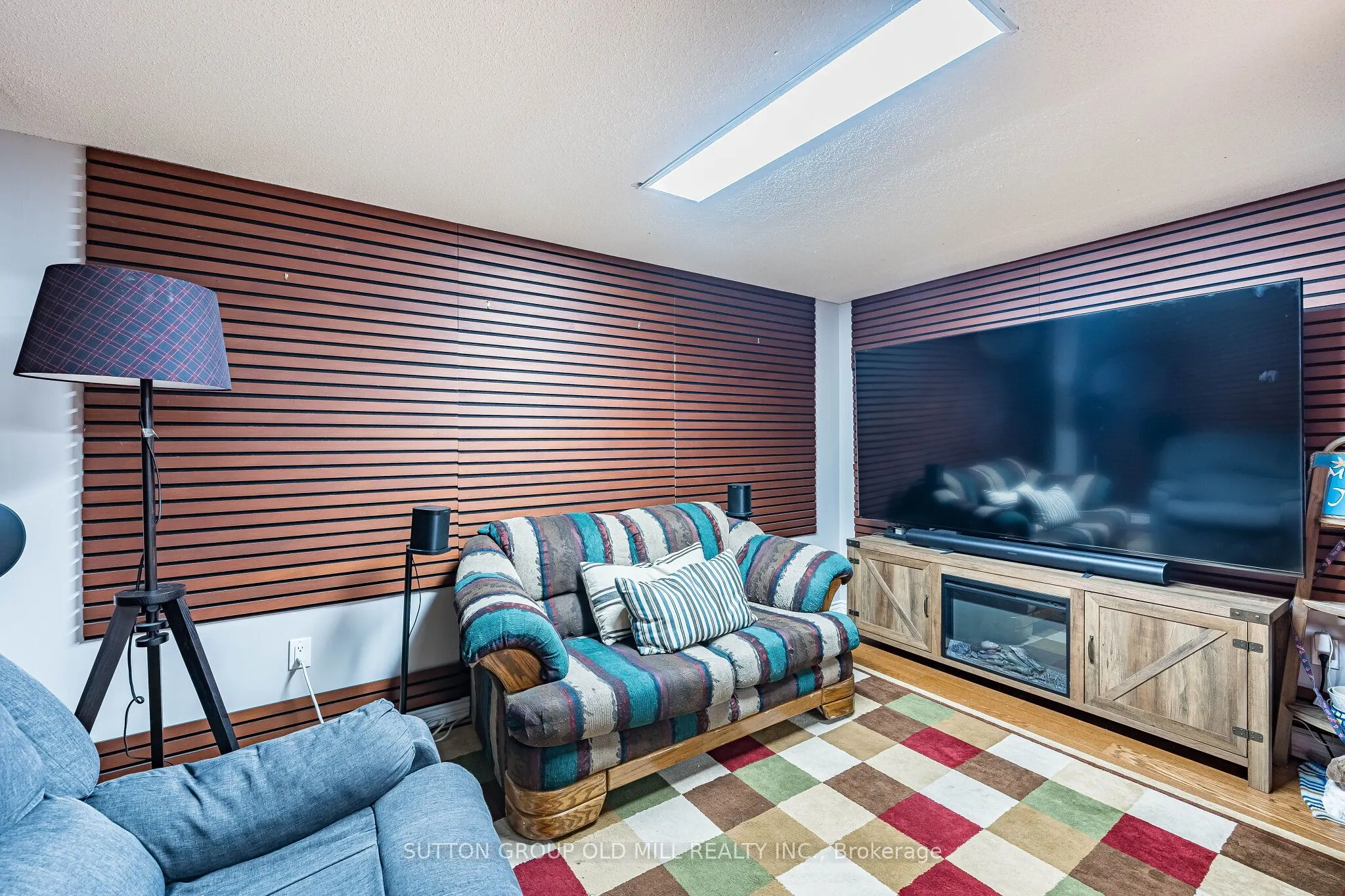 501 Sundown Crescent