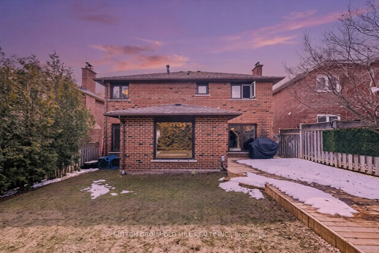 501 Sundown Crescent