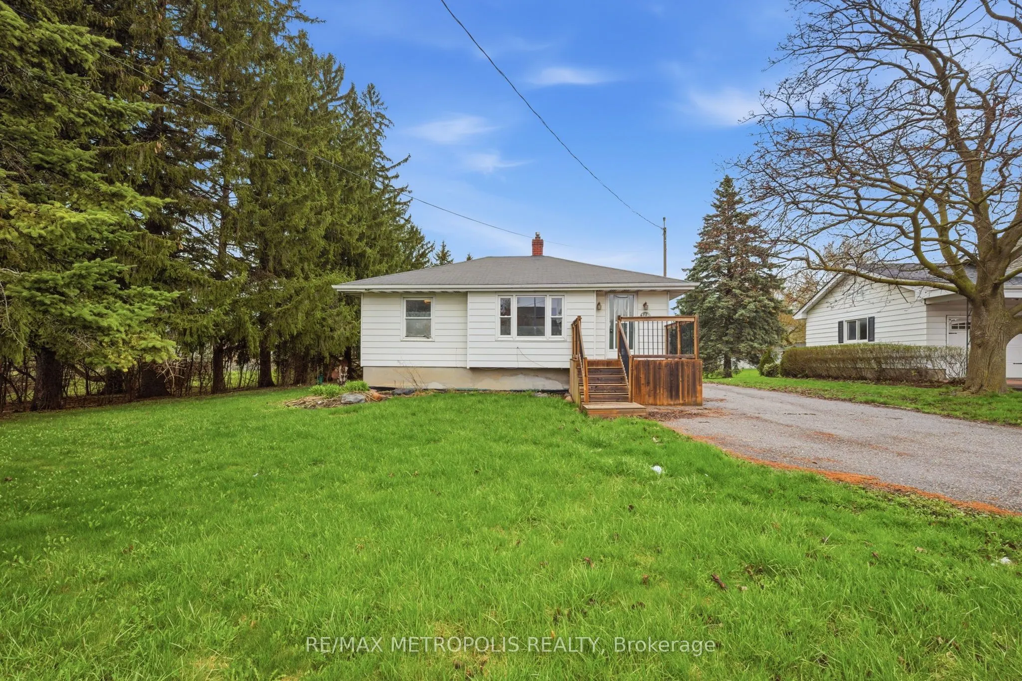 148 Winchester Road E