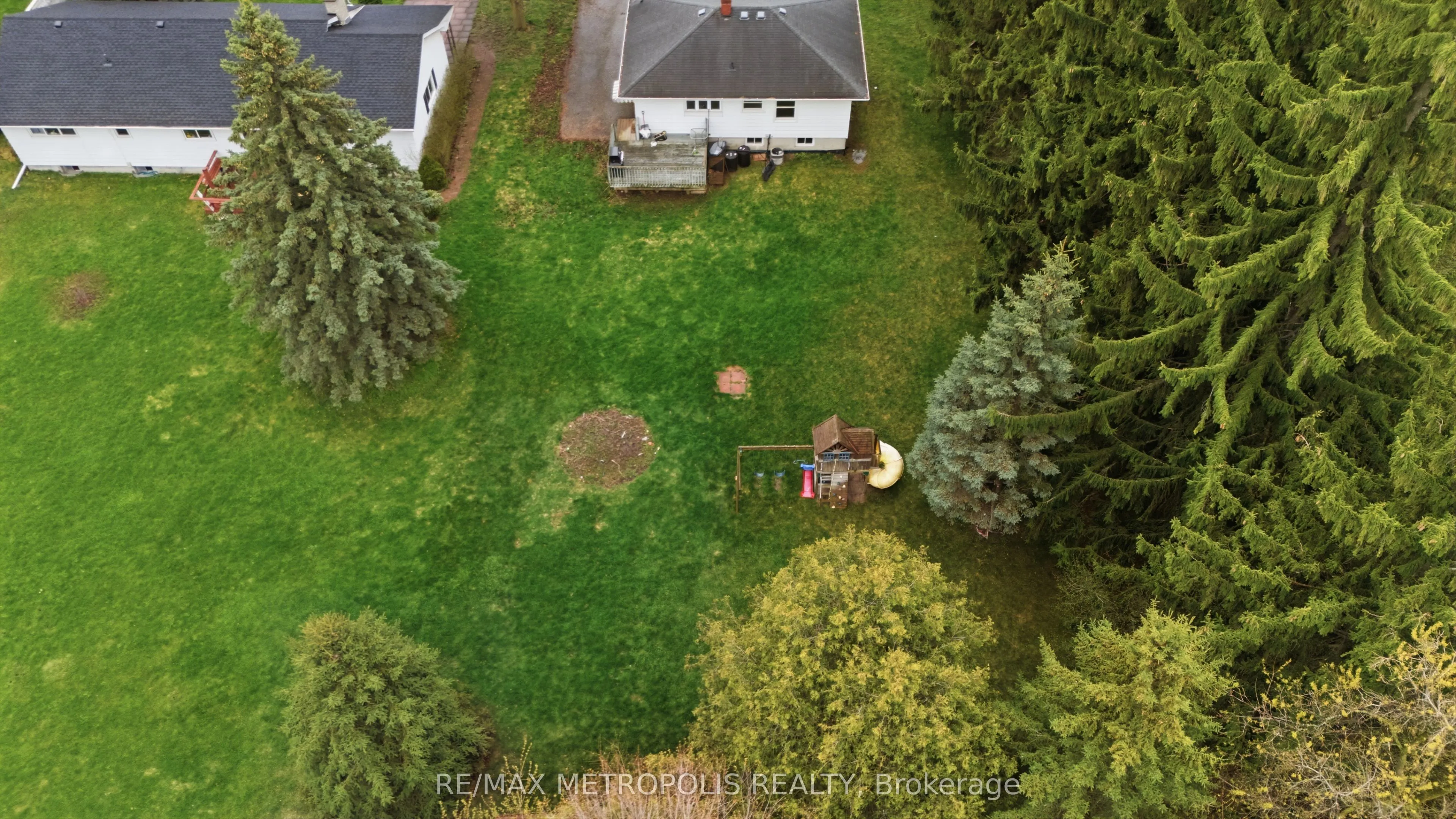 148 Winchester Road E