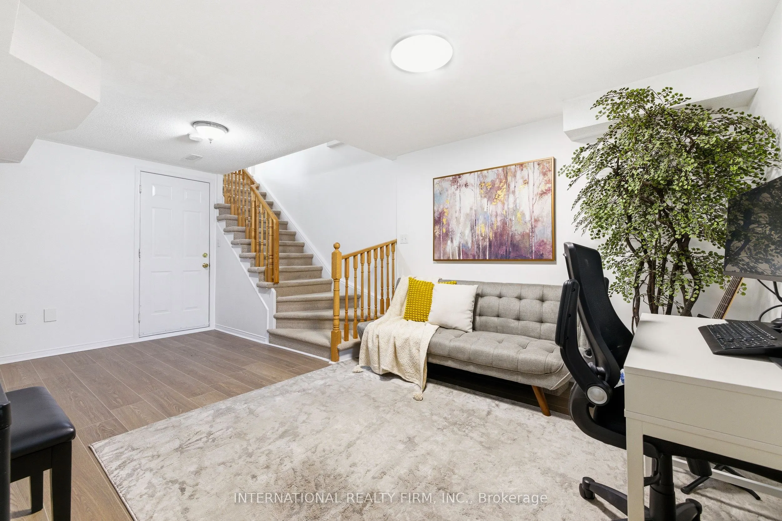 35 Ventura Lane