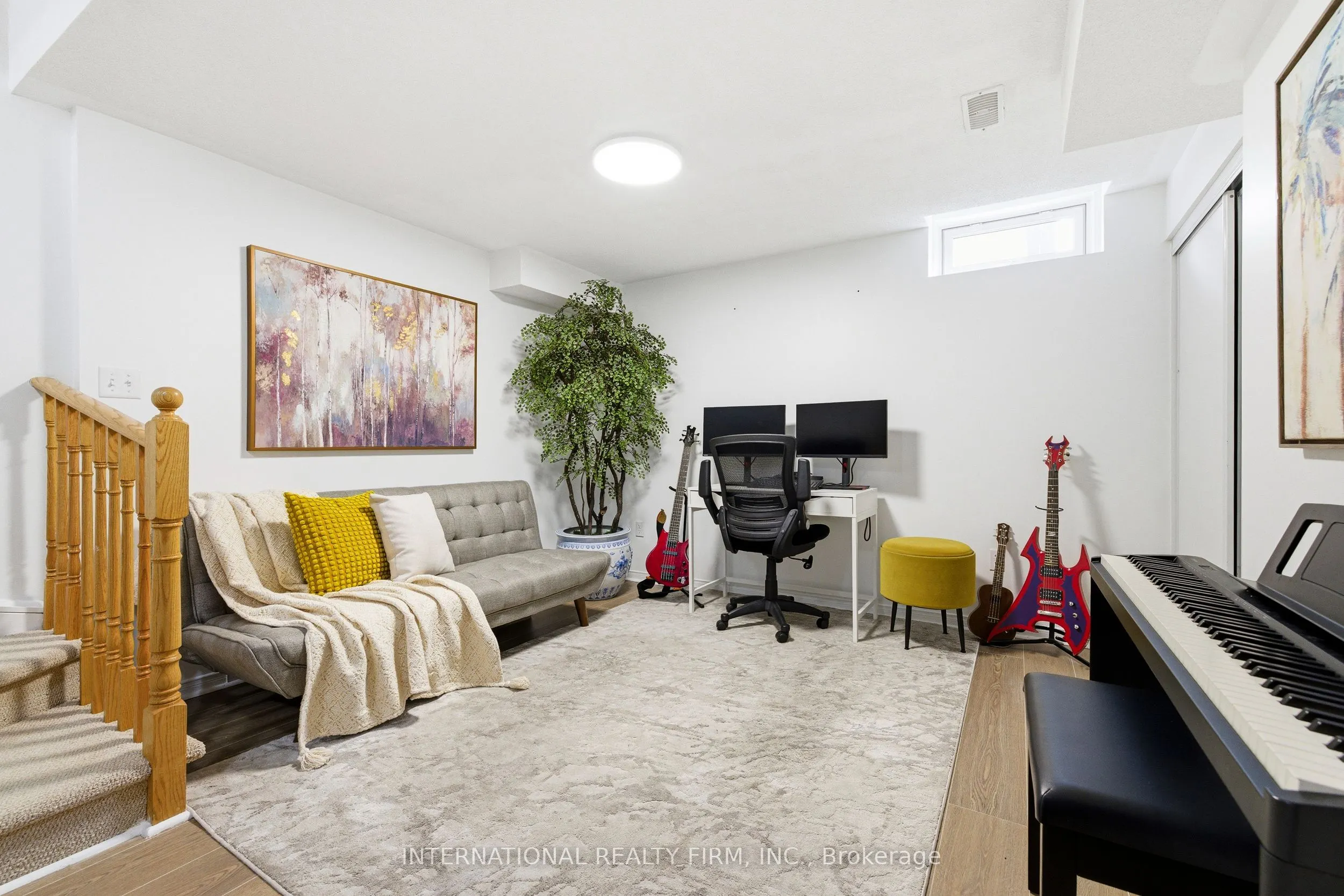 35 Ventura Lane