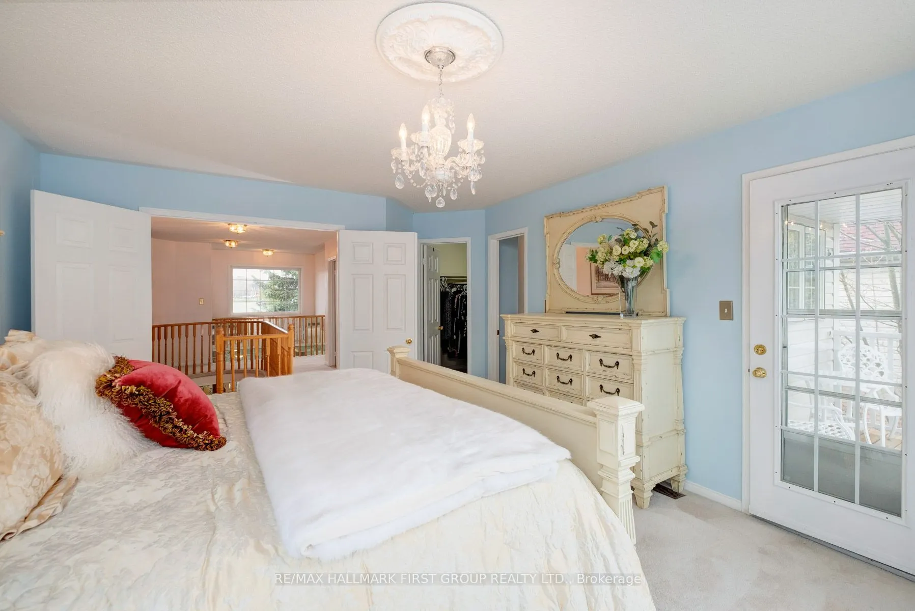 990 Glenbourne Drive
