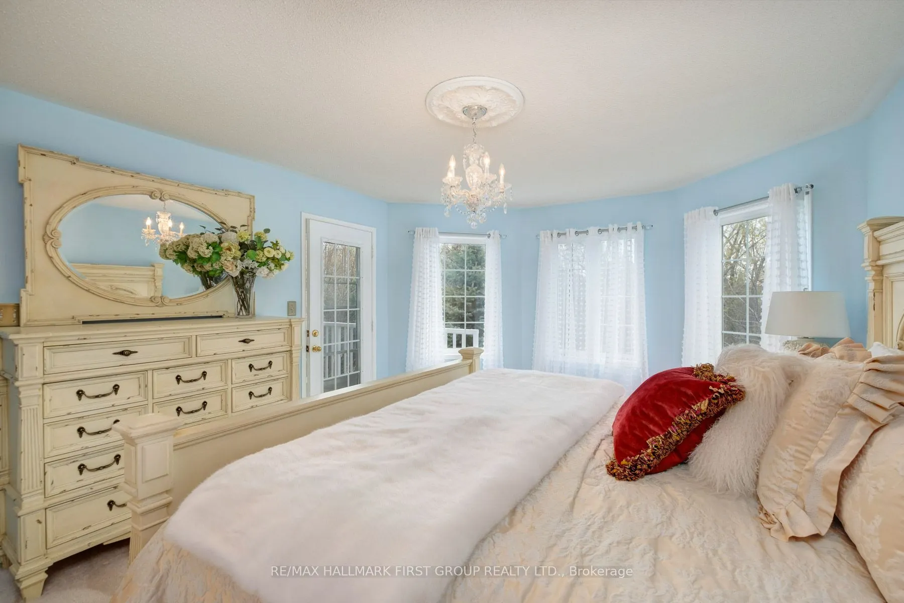 990 Glenbourne Drive