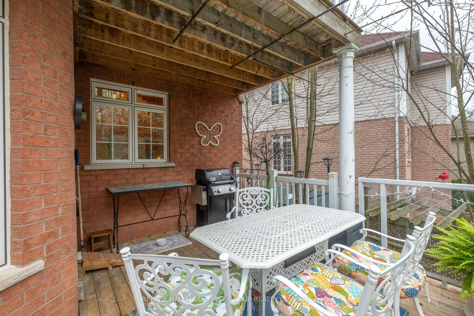 990 Glenbourne Drive