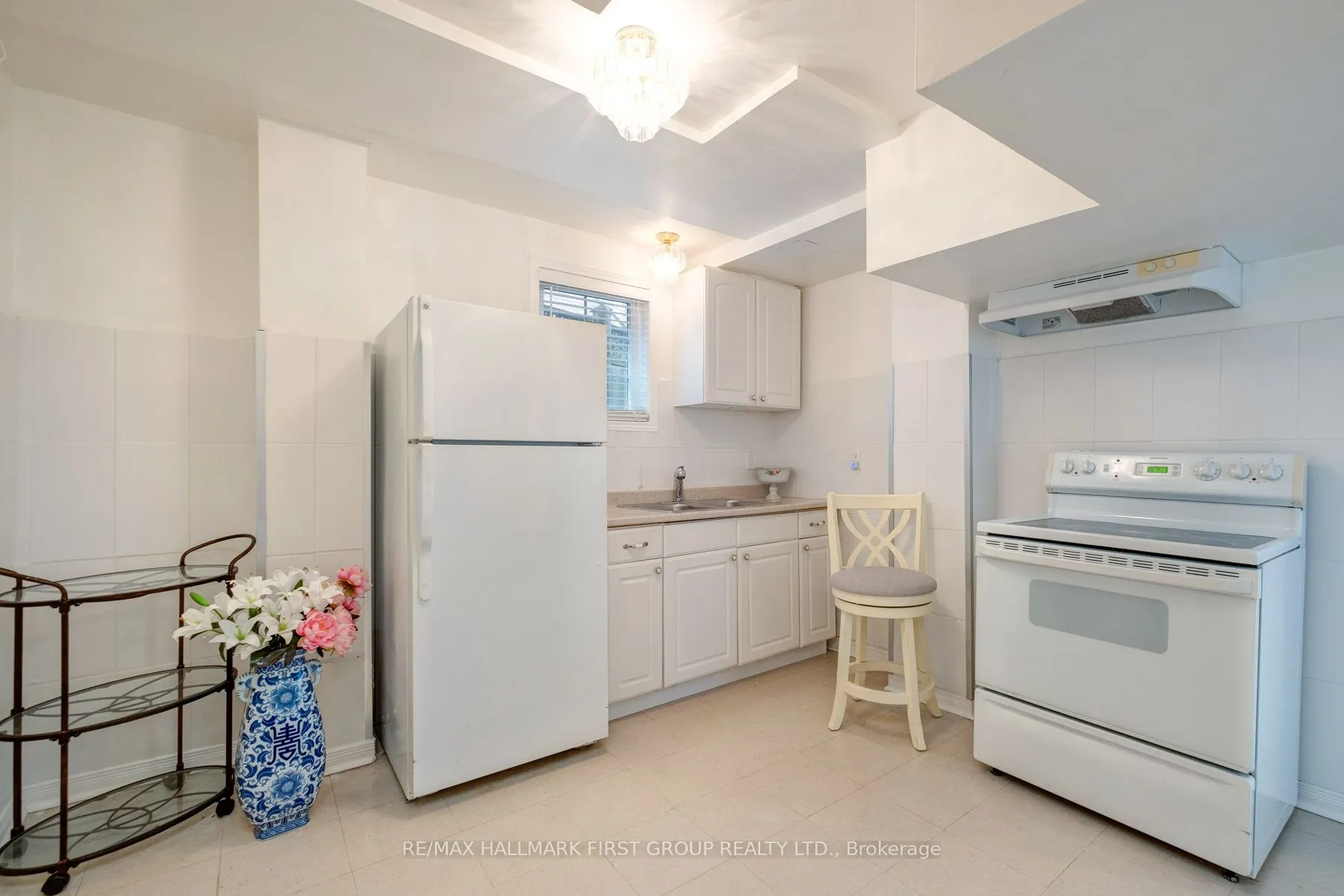 990 Glenbourne Drive