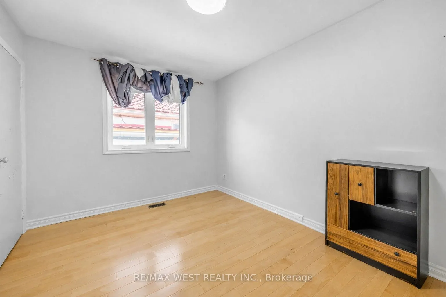 578 Bellamy Road N