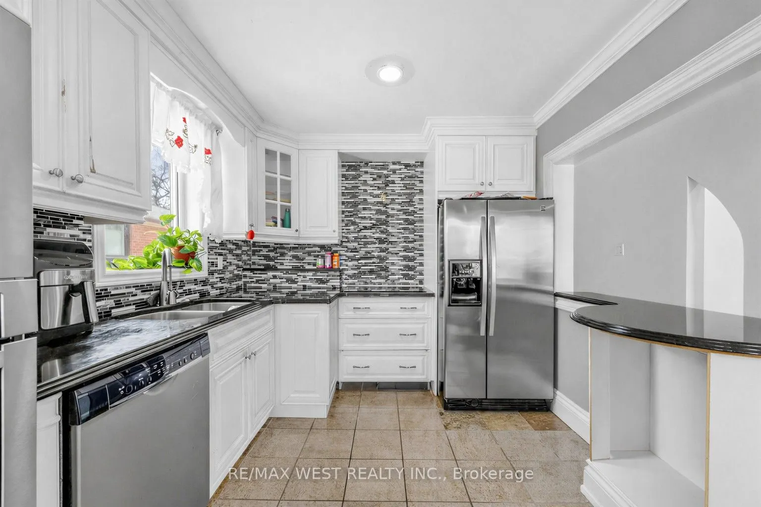578 Bellamy Road N