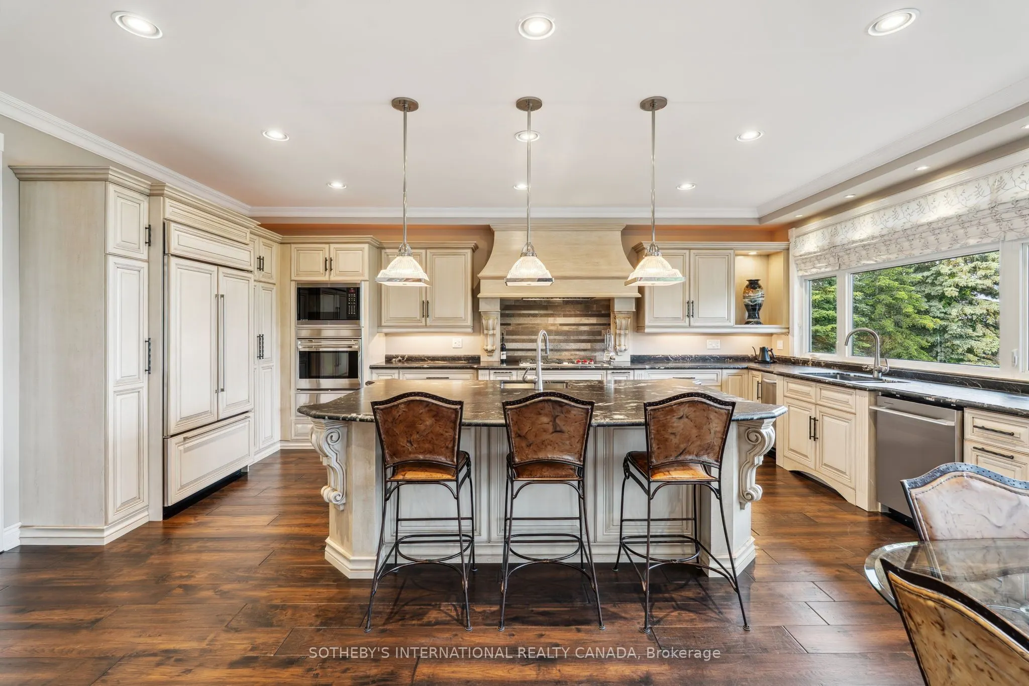 12 Island View Court