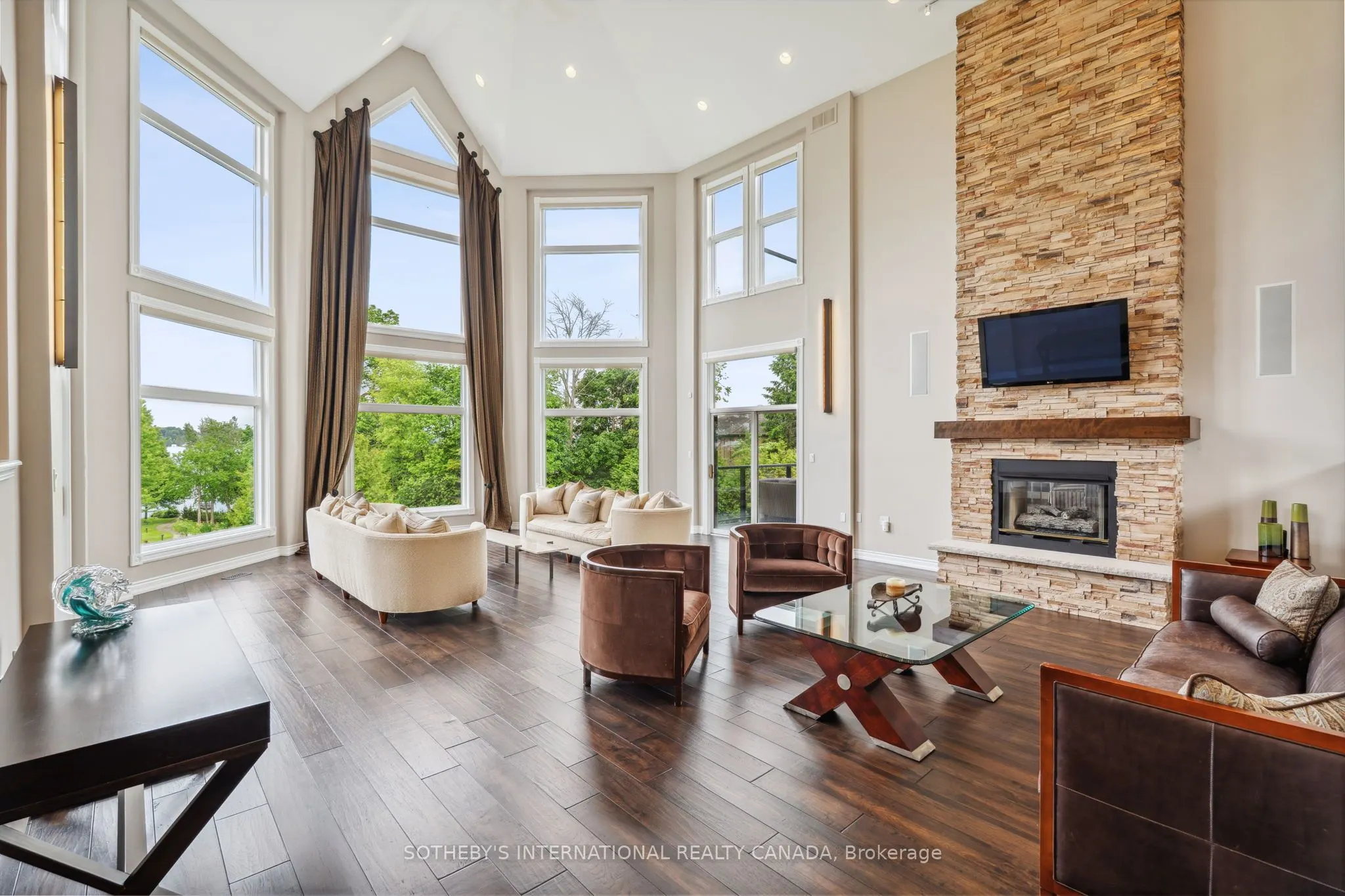 12 Island View Court