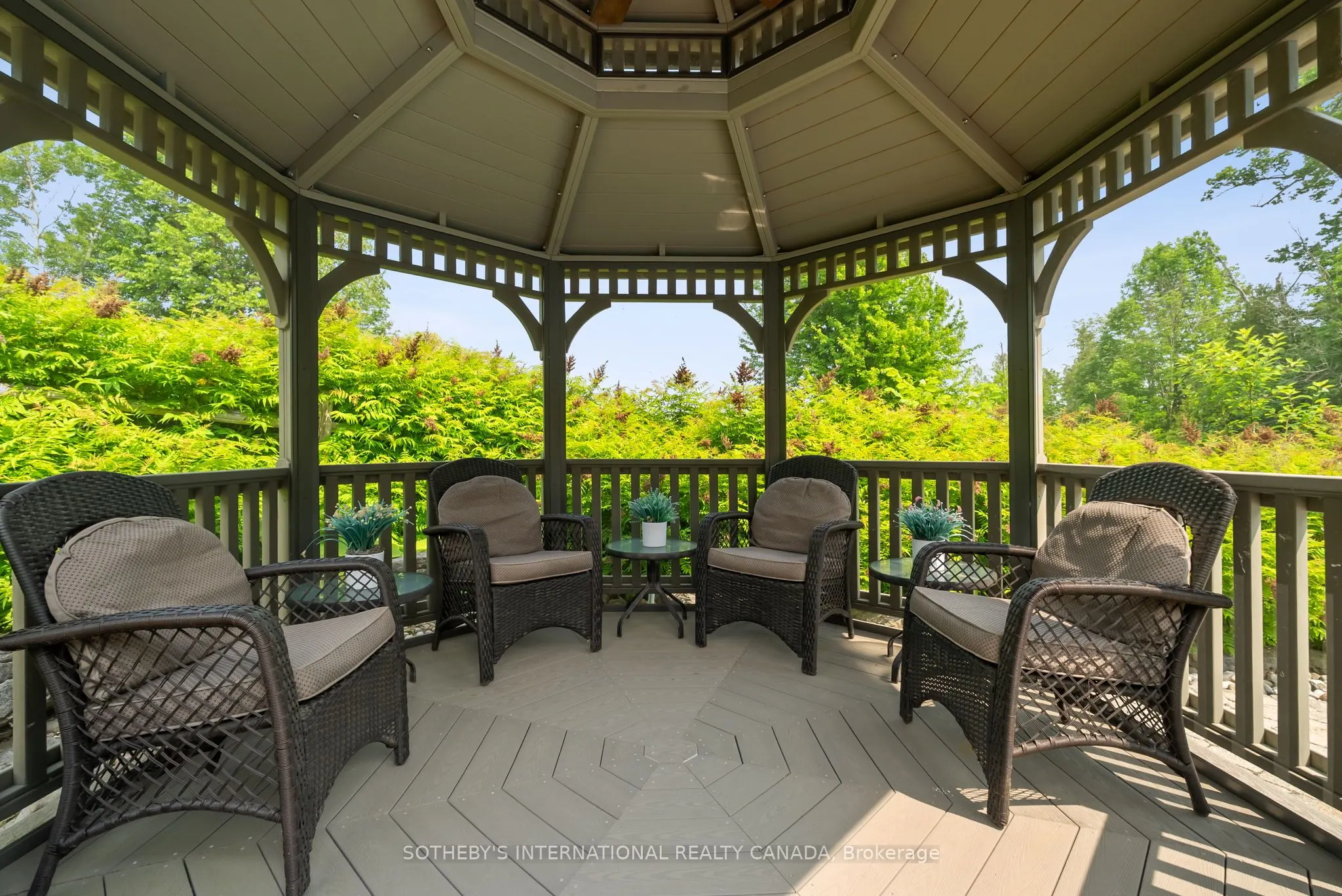 12 Island View Court