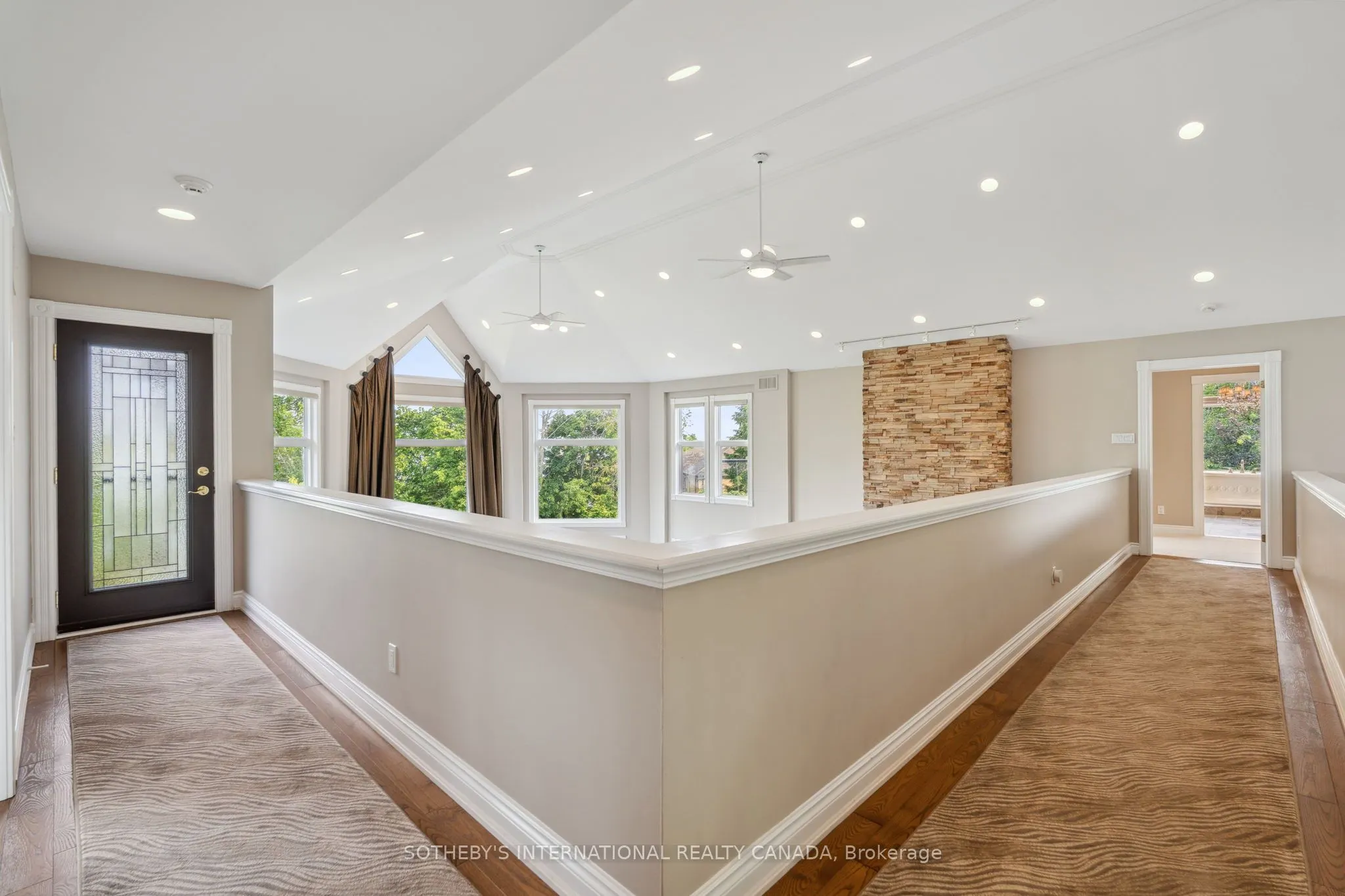 12 Island View Court