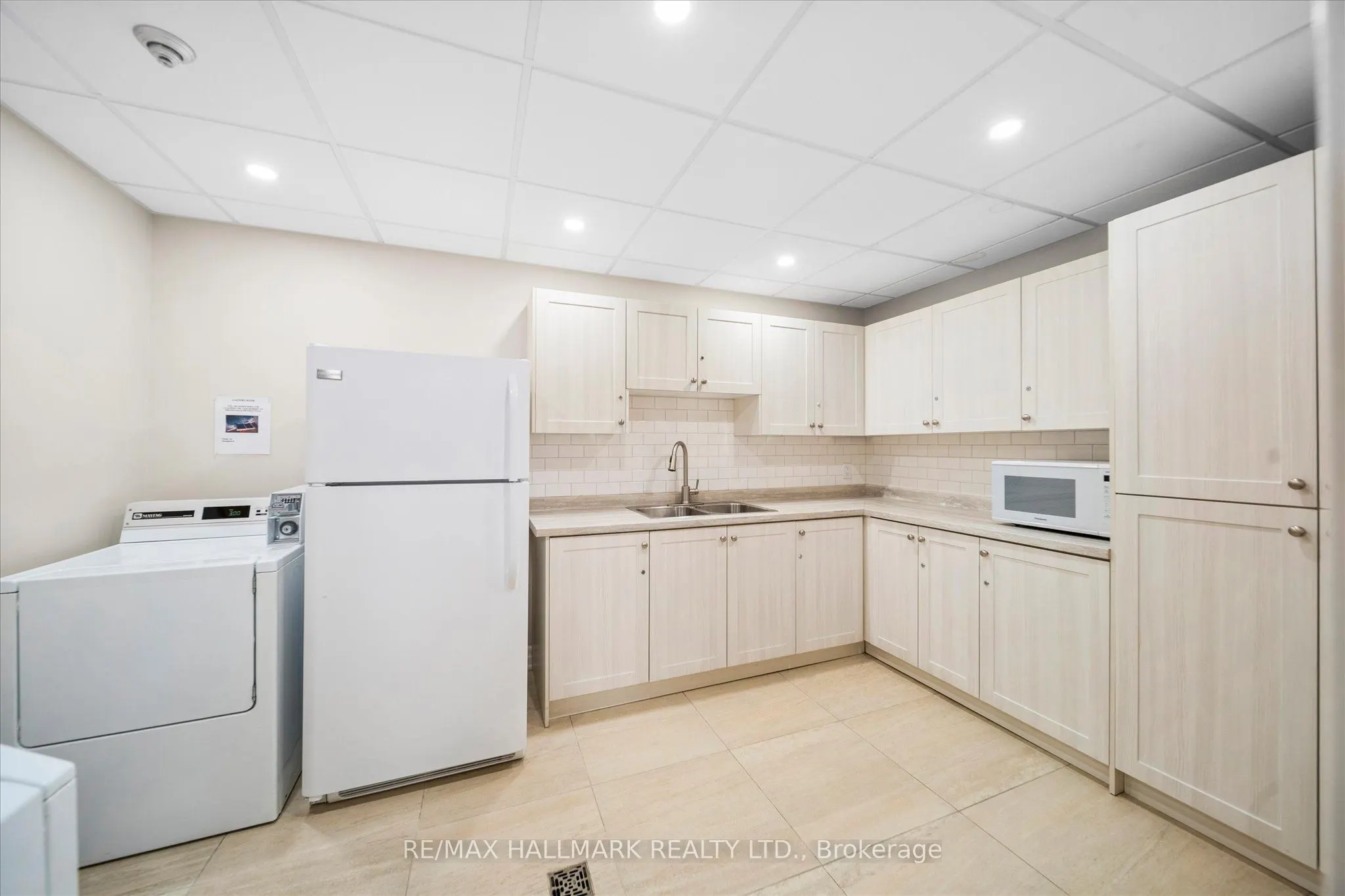 20 Dean Park Road #902