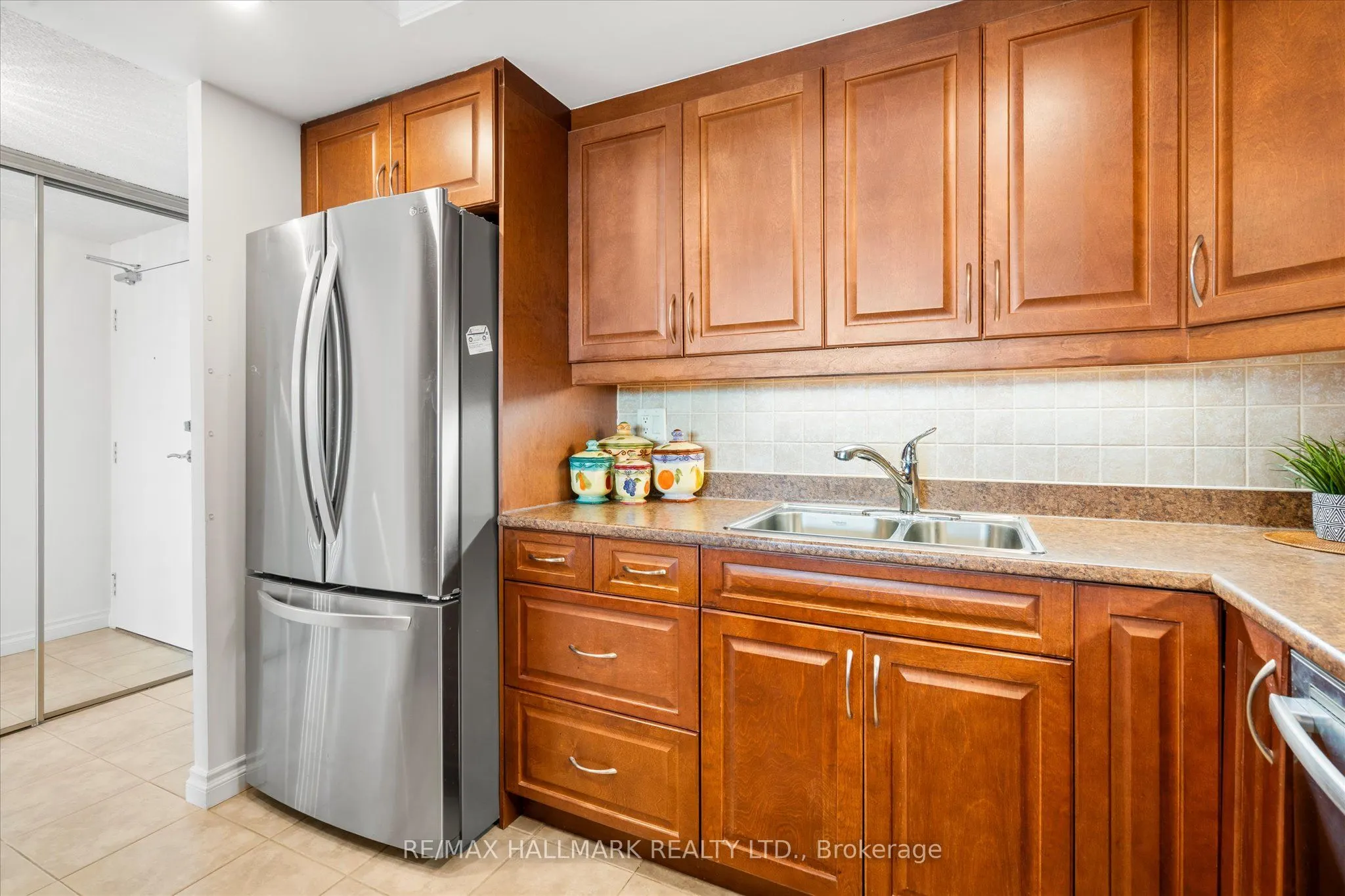 20 Dean Park Road #902