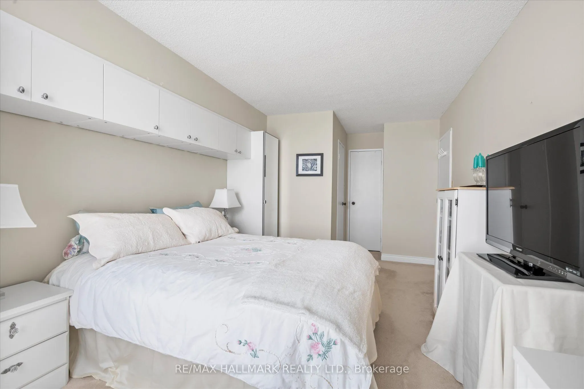 20 Dean Park Road #902
