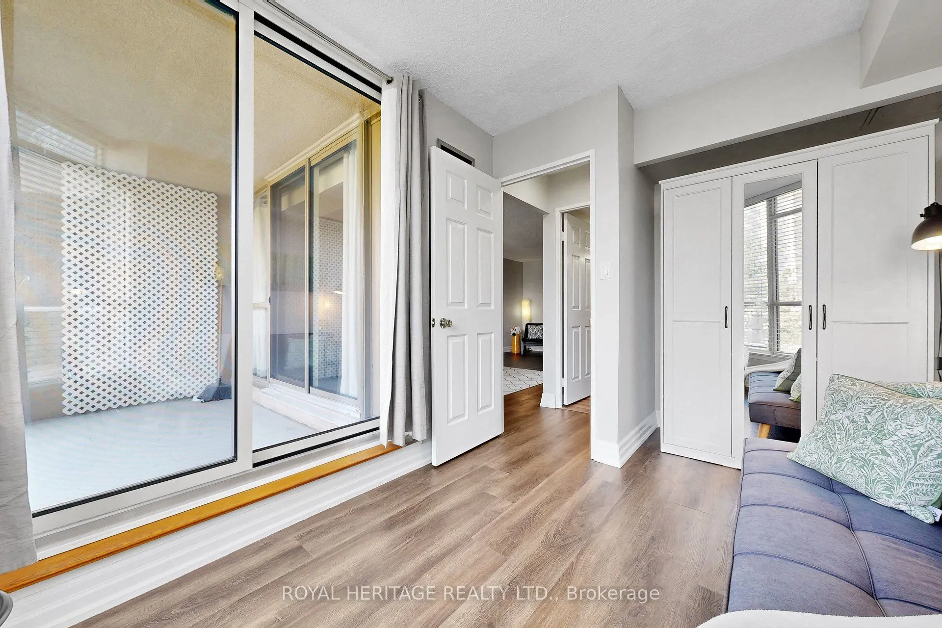 20 guildwood Parkway #207