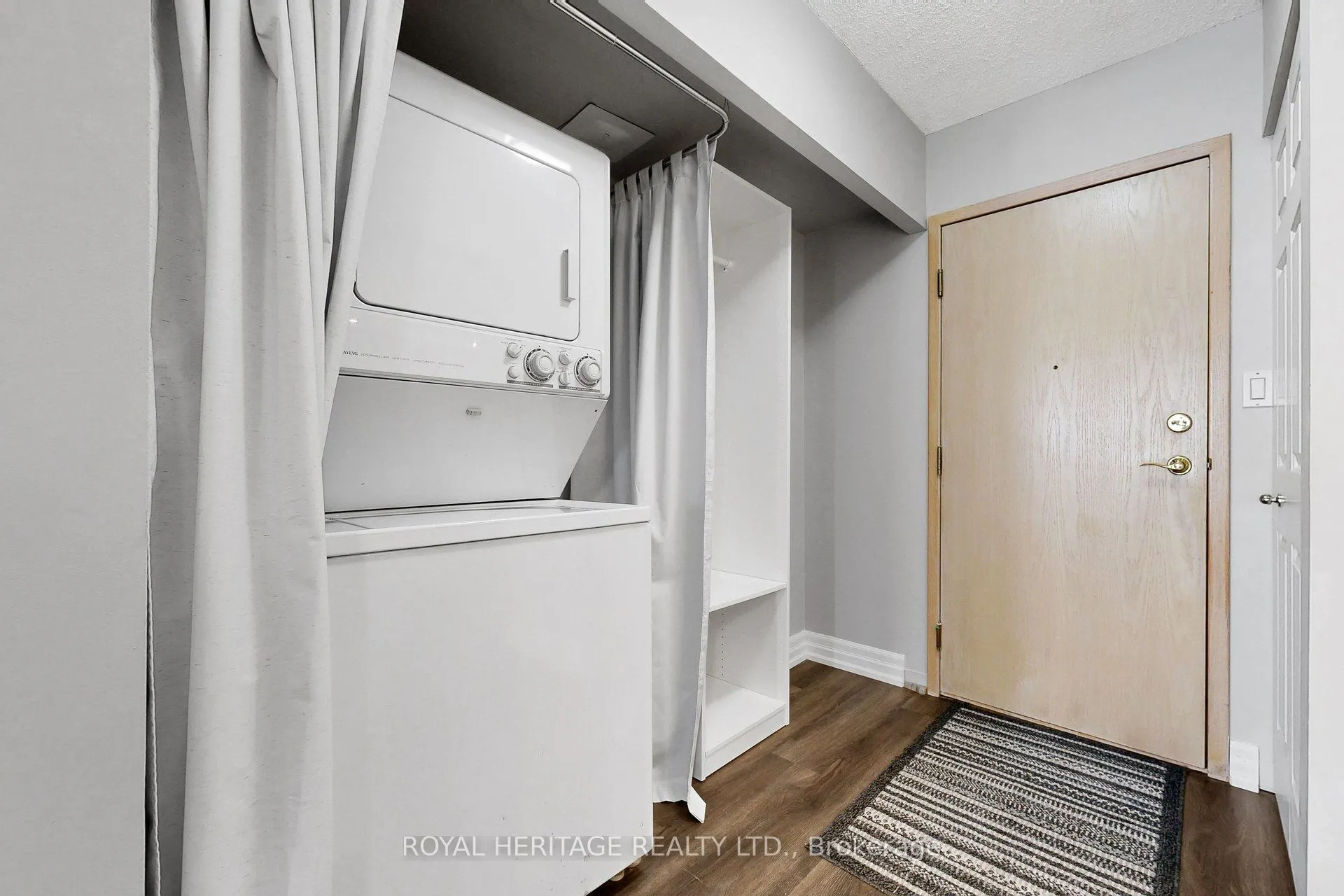 20 guildwood Parkway #207