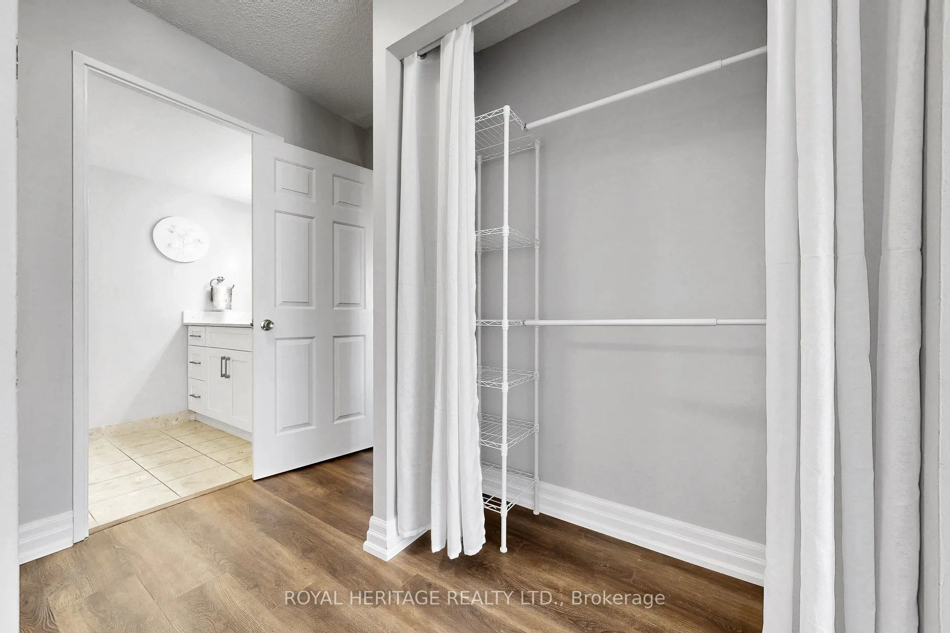 20 guildwood Parkway #207