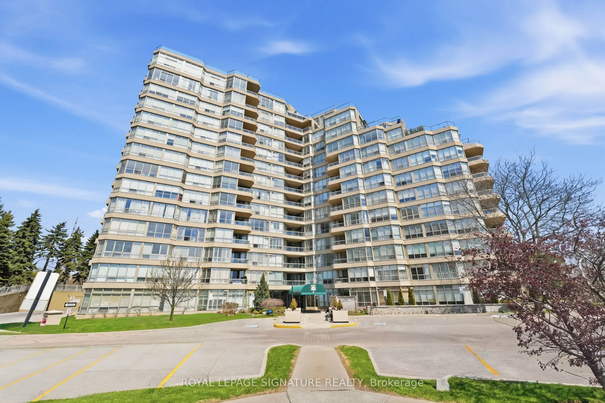 20 Guildwood Parkway #PH1